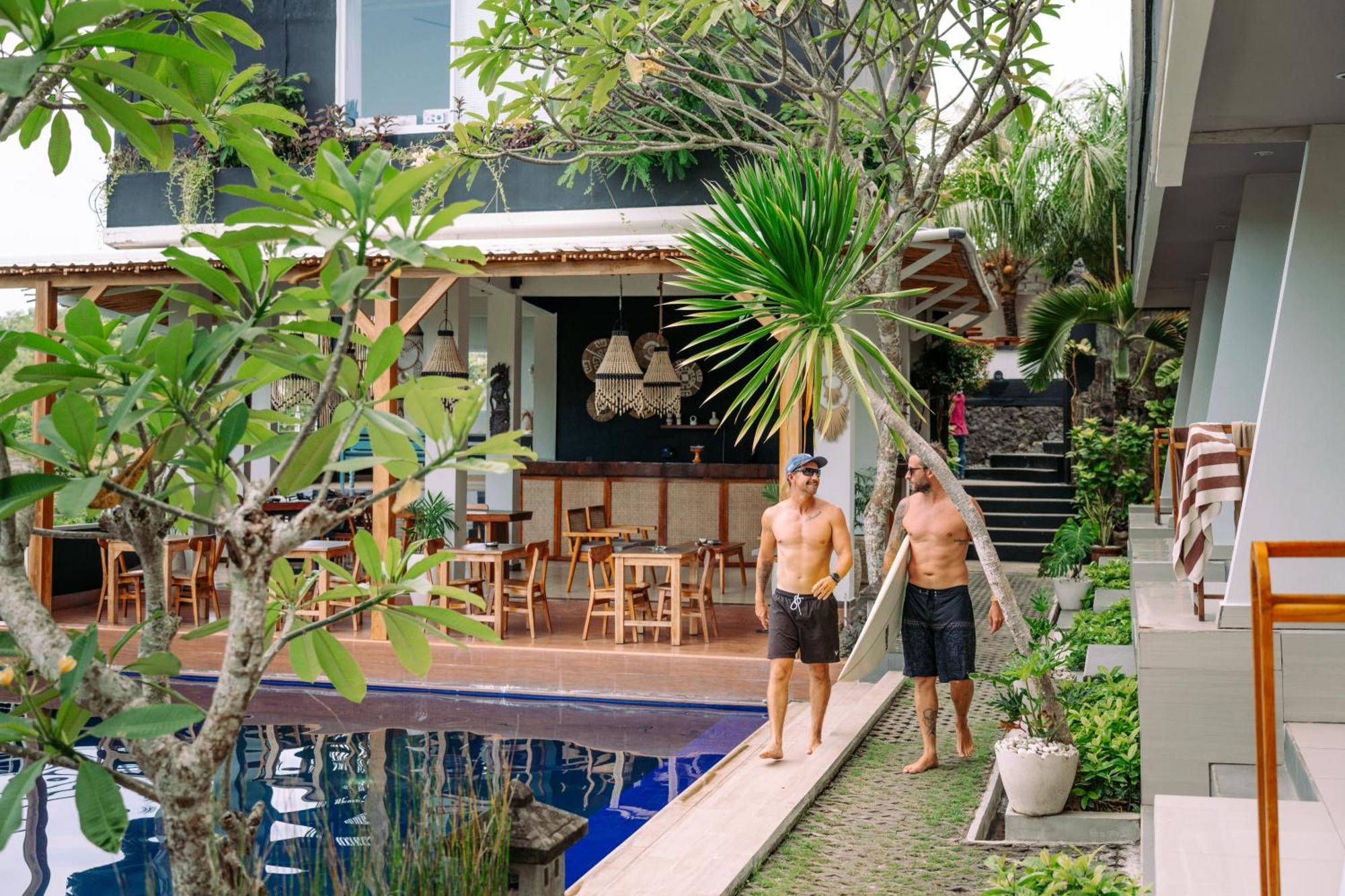 Bagus Ink Surf Camp Vandrerhjem Uluwatu Eksteriør bilde