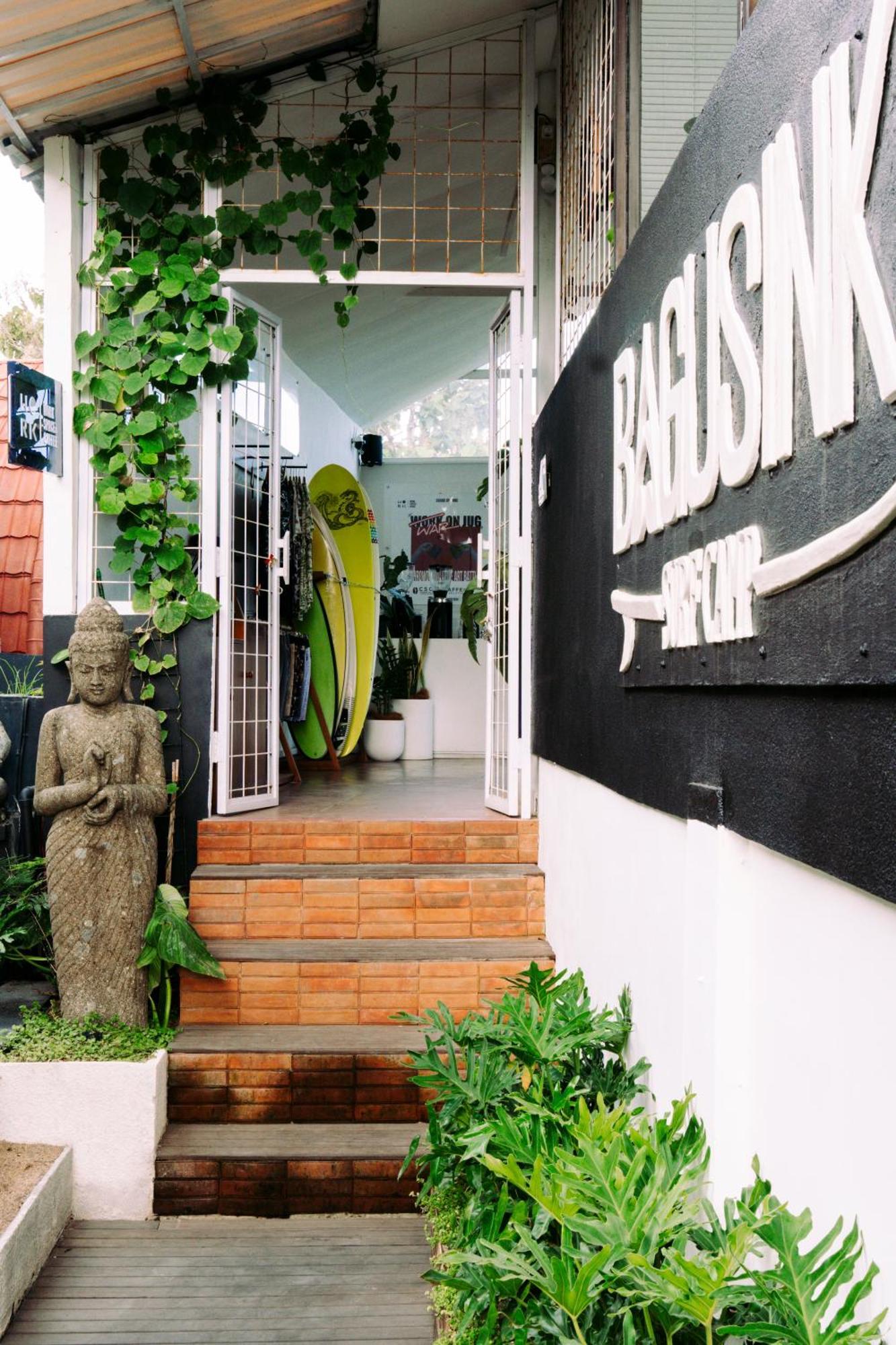 Bagus Ink Surf Camp Vandrerhjem Uluwatu Eksteriør bilde